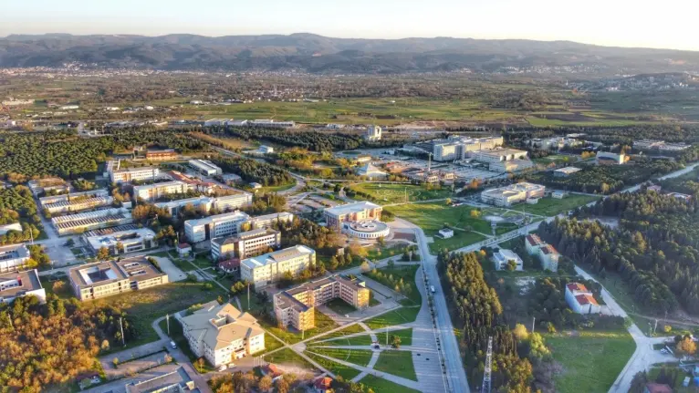 Bursa Uludağ Üniversitesi 2023 Taban Puanları ve Başarı Sıralamaları · Dream Big