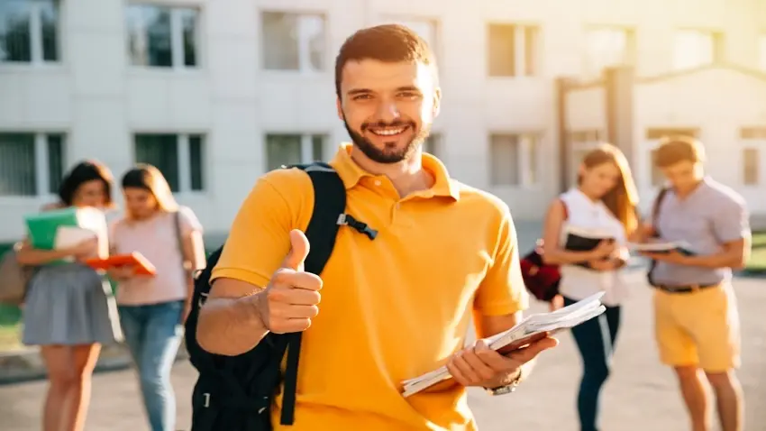 Yurt Dışında Üniversite Kazanmak · Dream Big