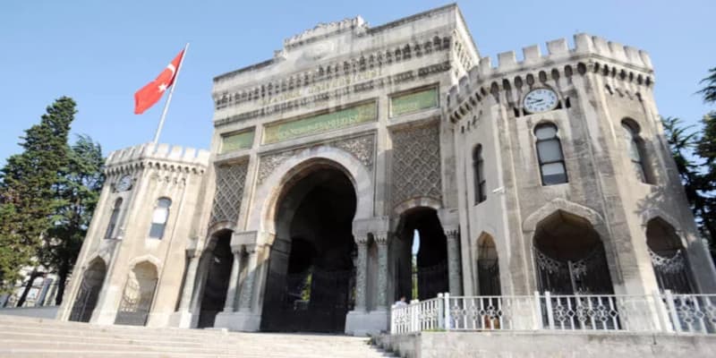 İstanbul Üniversitesi