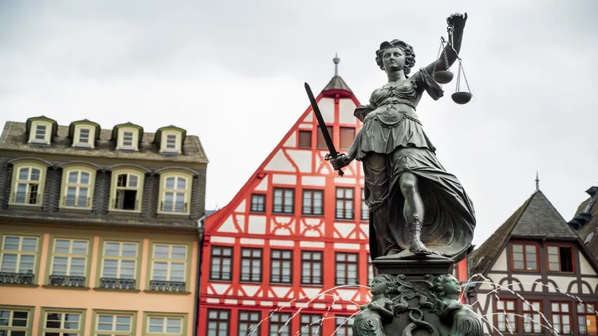 Frankfurt’ta Üniversite Okumak · Dream Big