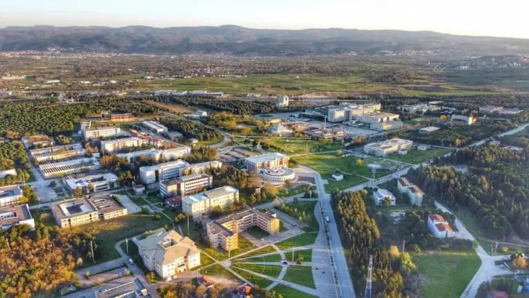 Bursa Uludağ Üniversitesi 2024 Taban Puanları ve Başarı Sıralamaları · Dream Big