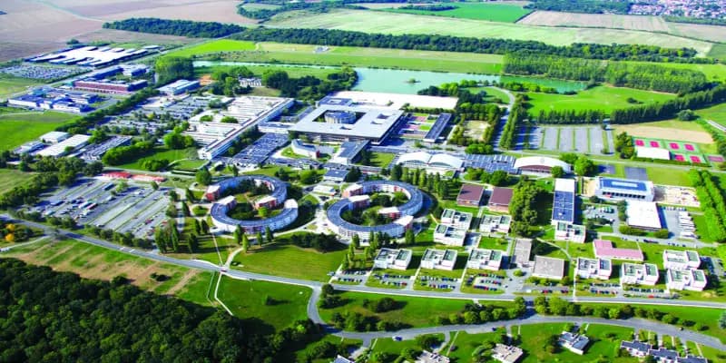 Université Paris-Saclay