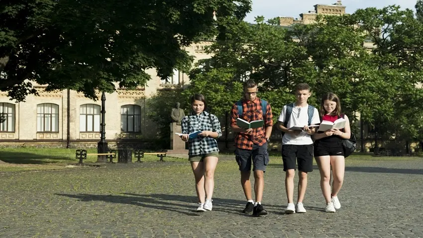 Stuttgart'ta Üniversite Okumak · Dream Big