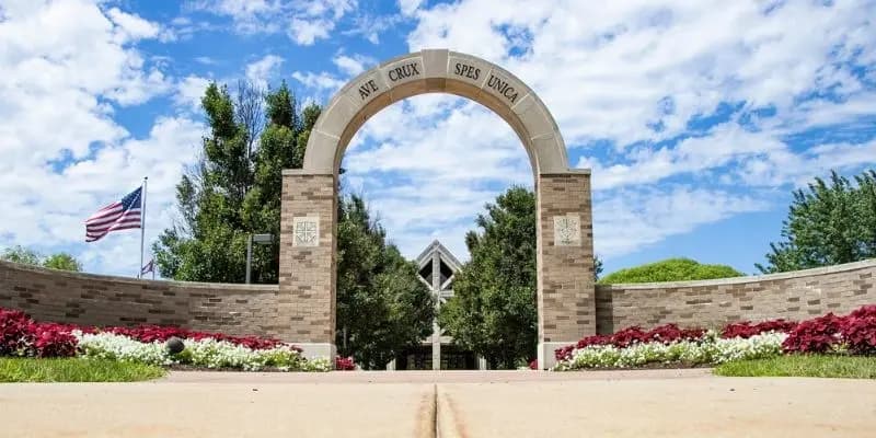 Holy Cross College