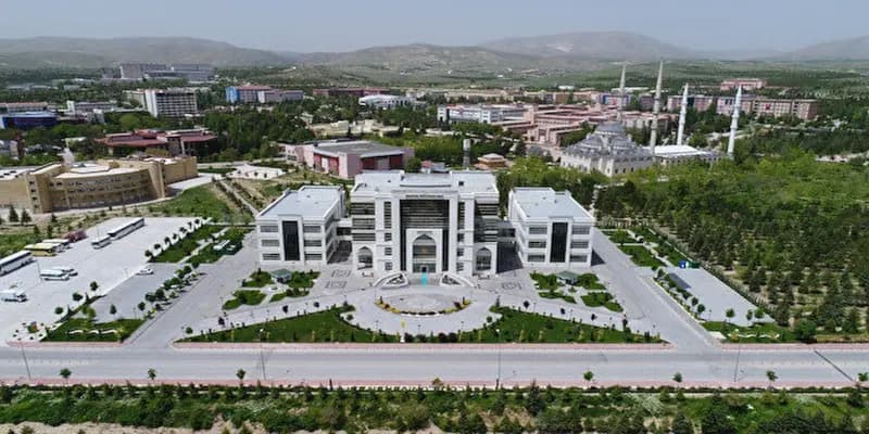 Selçuk Üniversitesi